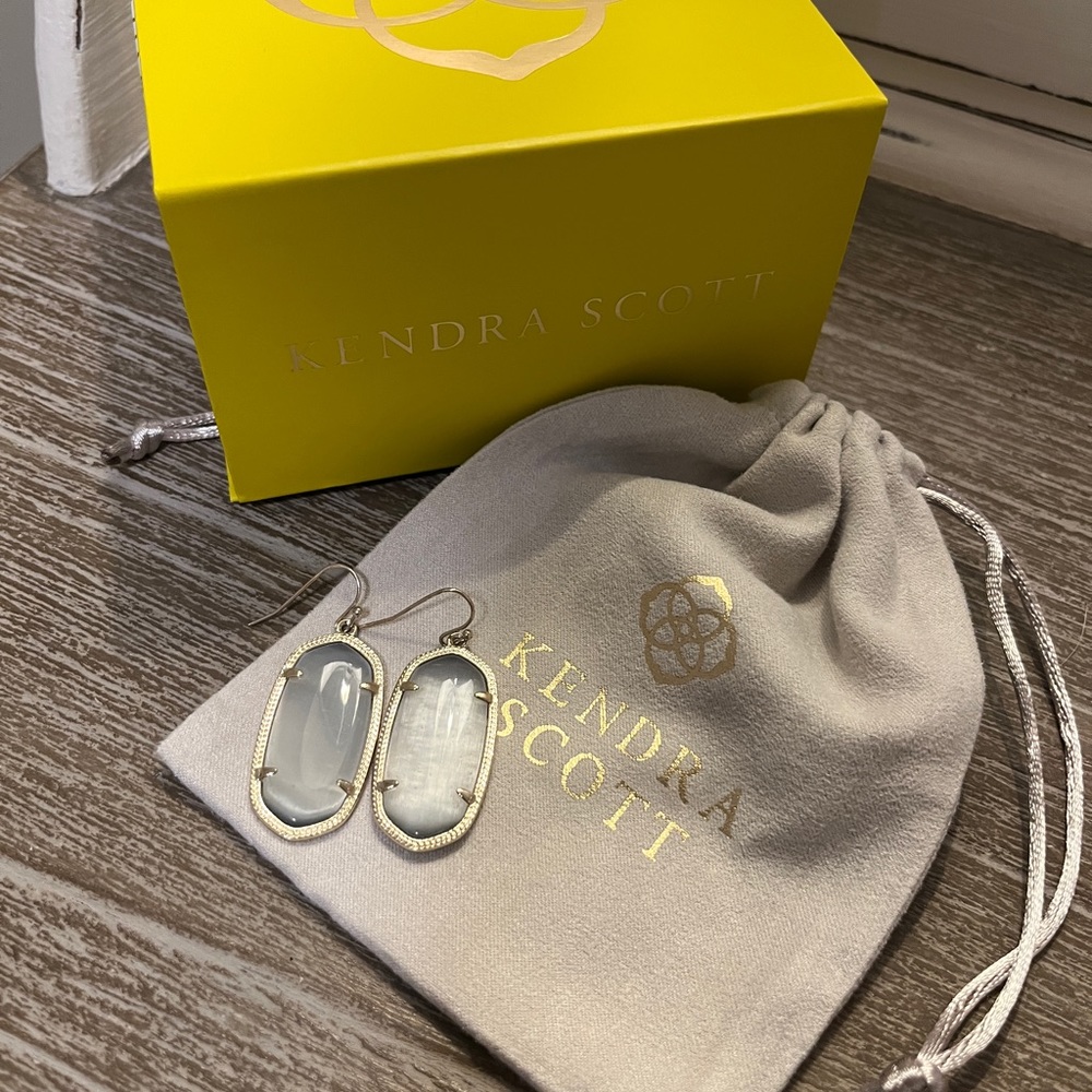 Kendra Scott Earrings: Elle Gold Drop Earrings in
Slate Cats Eye.